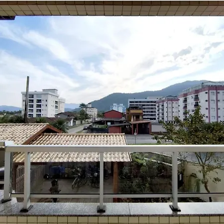 Apartamento com piscina, 300m da praia-2